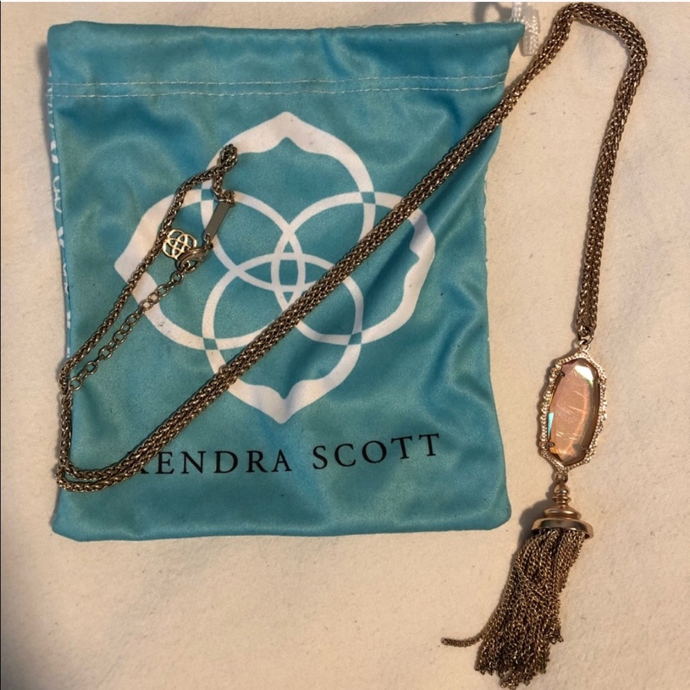 long Kendra Scott necklace
